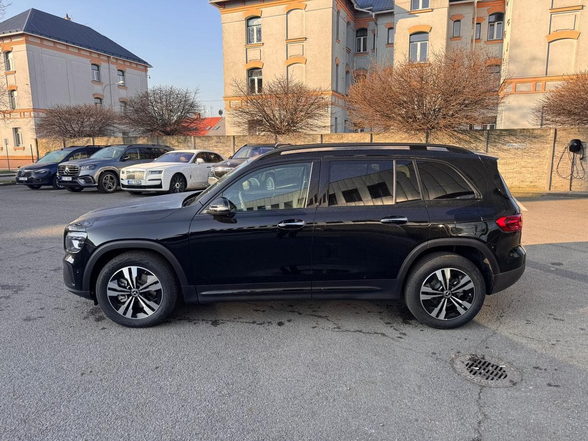 Mercedes-Benz GLB - 4