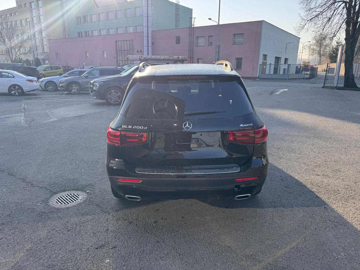Mercedes-Benz GLB - 6