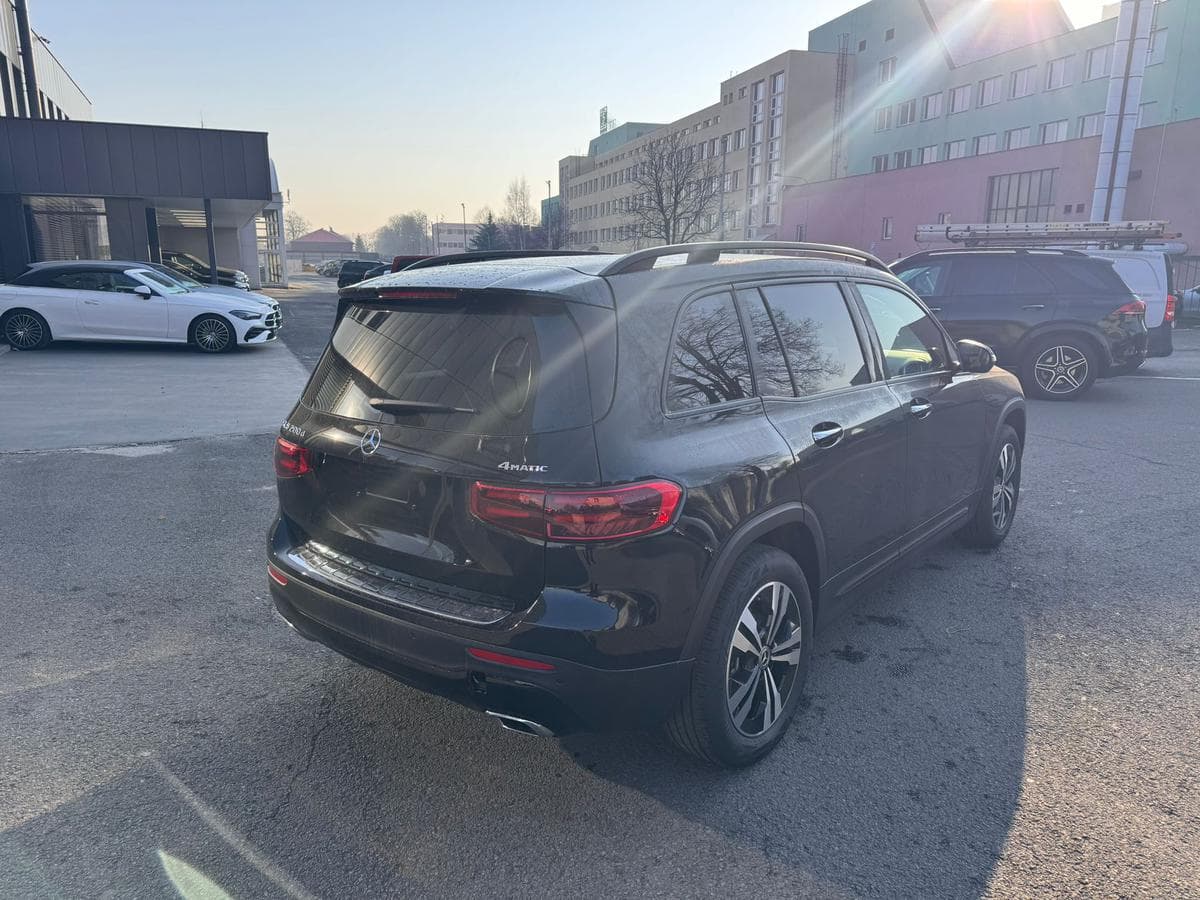 Mercedes-Benz GLB - 7