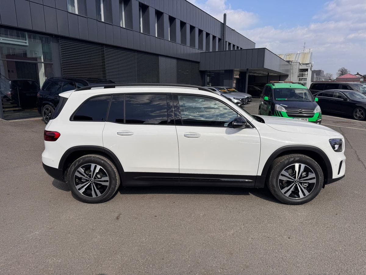 Mercedes-Benz GLB - 8