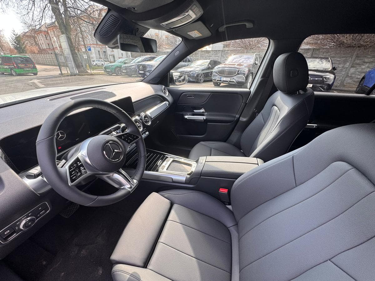 Mercedes-Benz GLB - 10