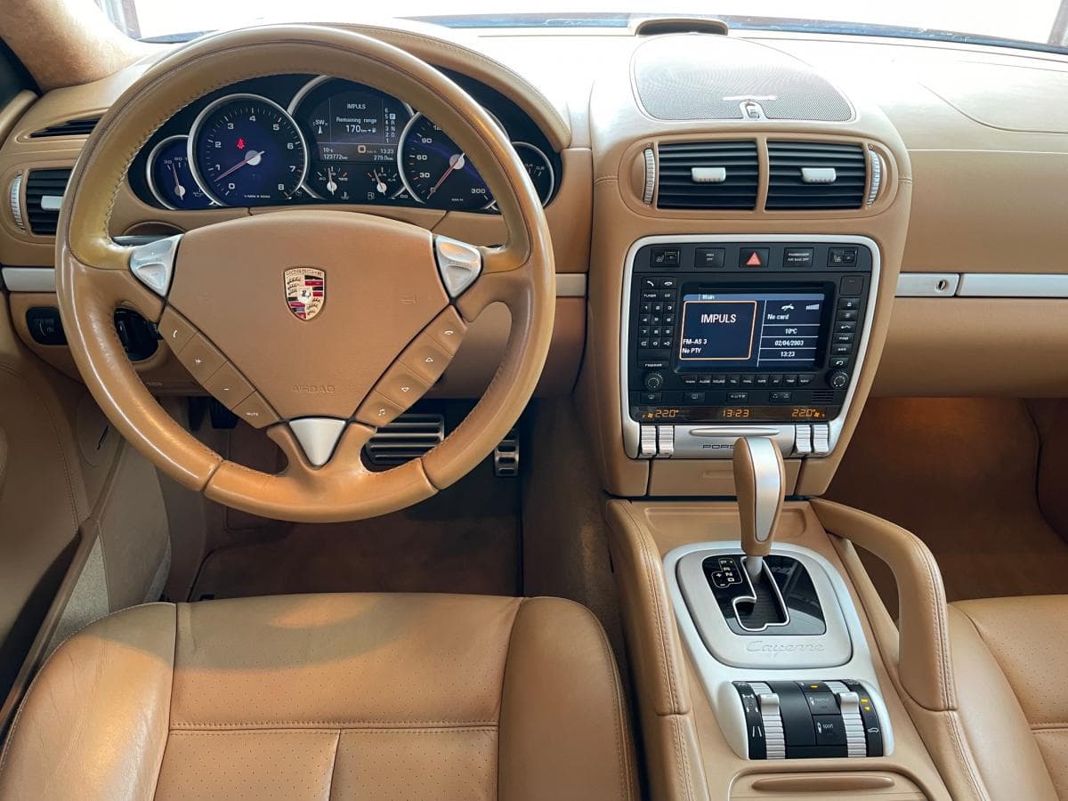 Porsche Cayenne - 12