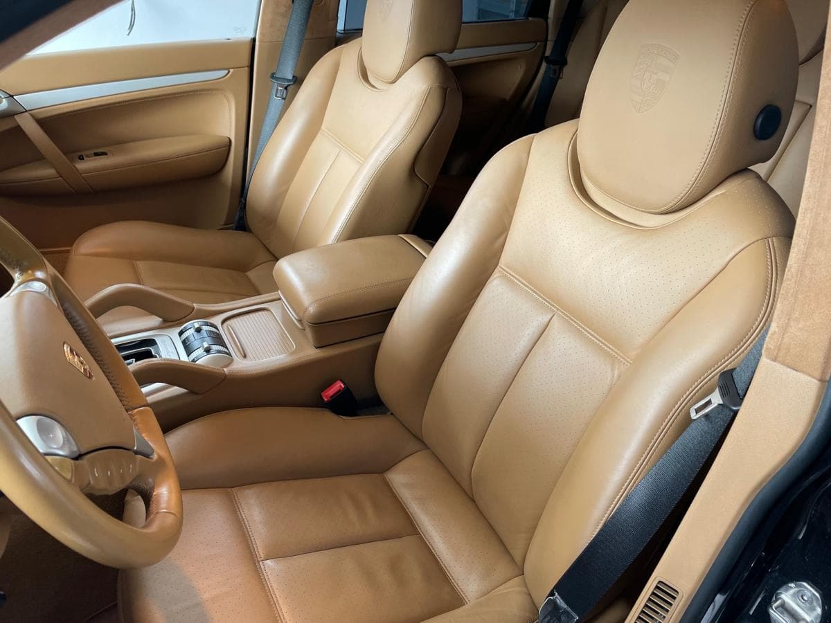 Porsche Cayenne - 10