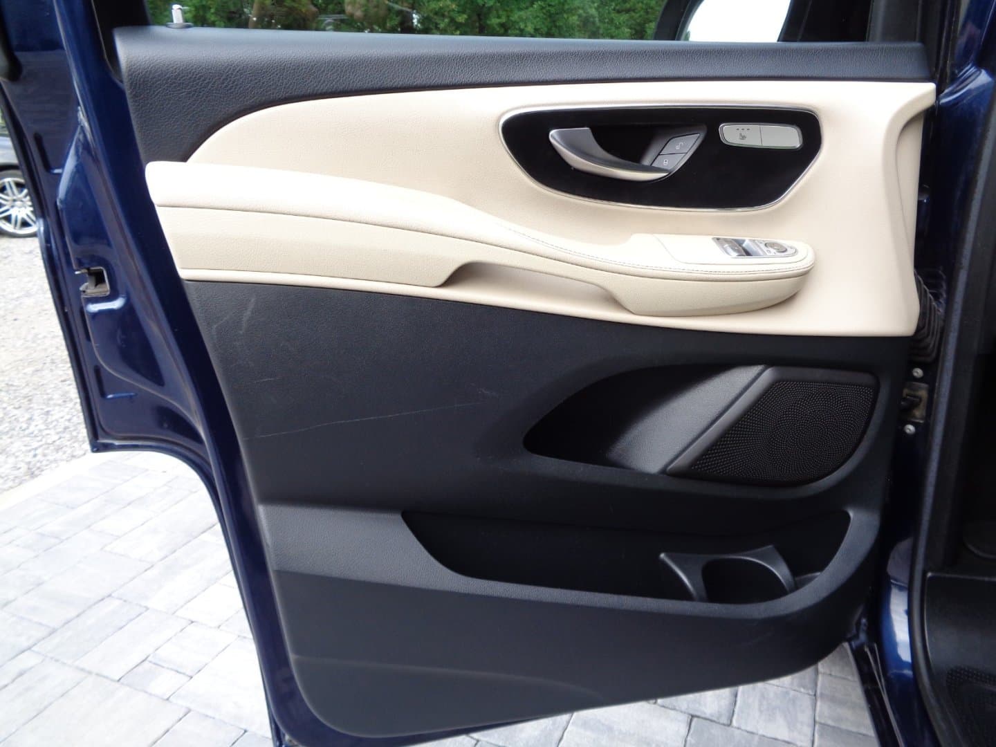 Mercedes-Benz V-Class - 11