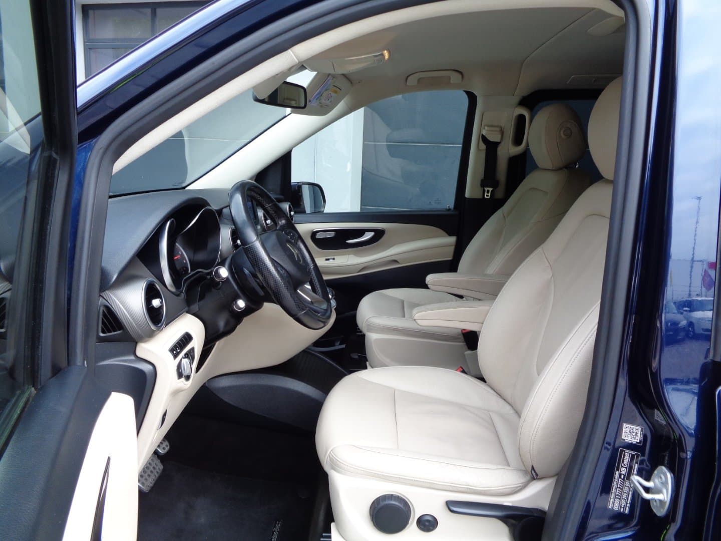 Mercedes-Benz V-Class - 12