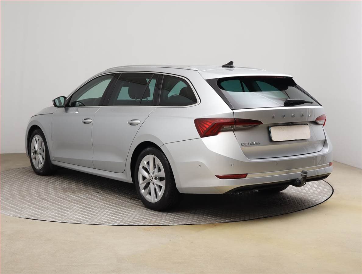 Škoda OCTAVIA - 4
