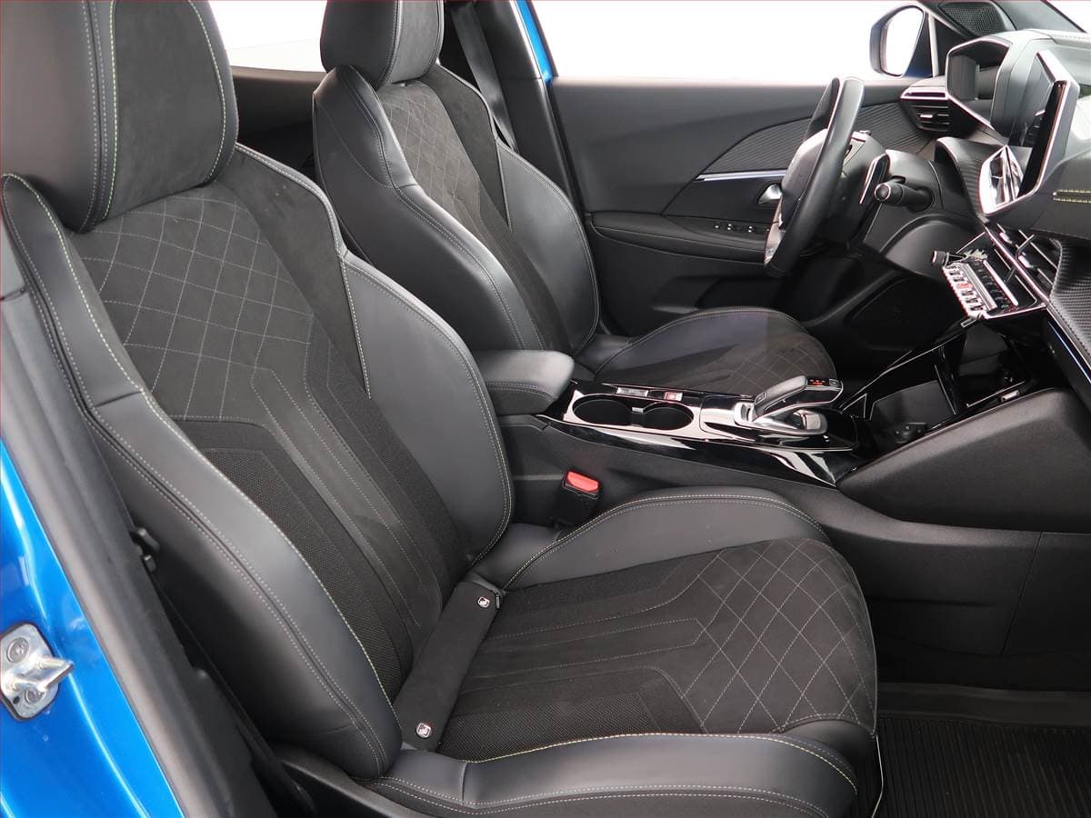 Peugeot 2008 - 9