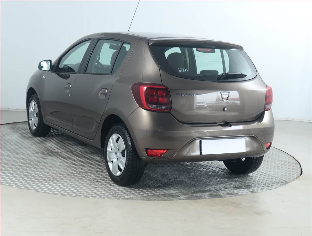 Dacia Sandero - 4