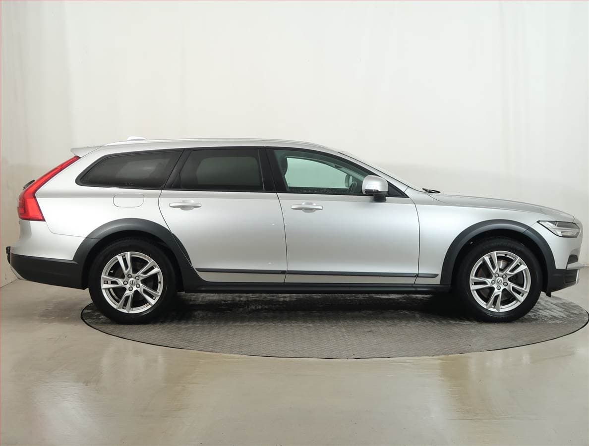 Volvo V90 - 6