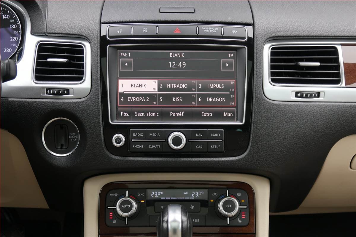 Volkswagen Touareg - 12