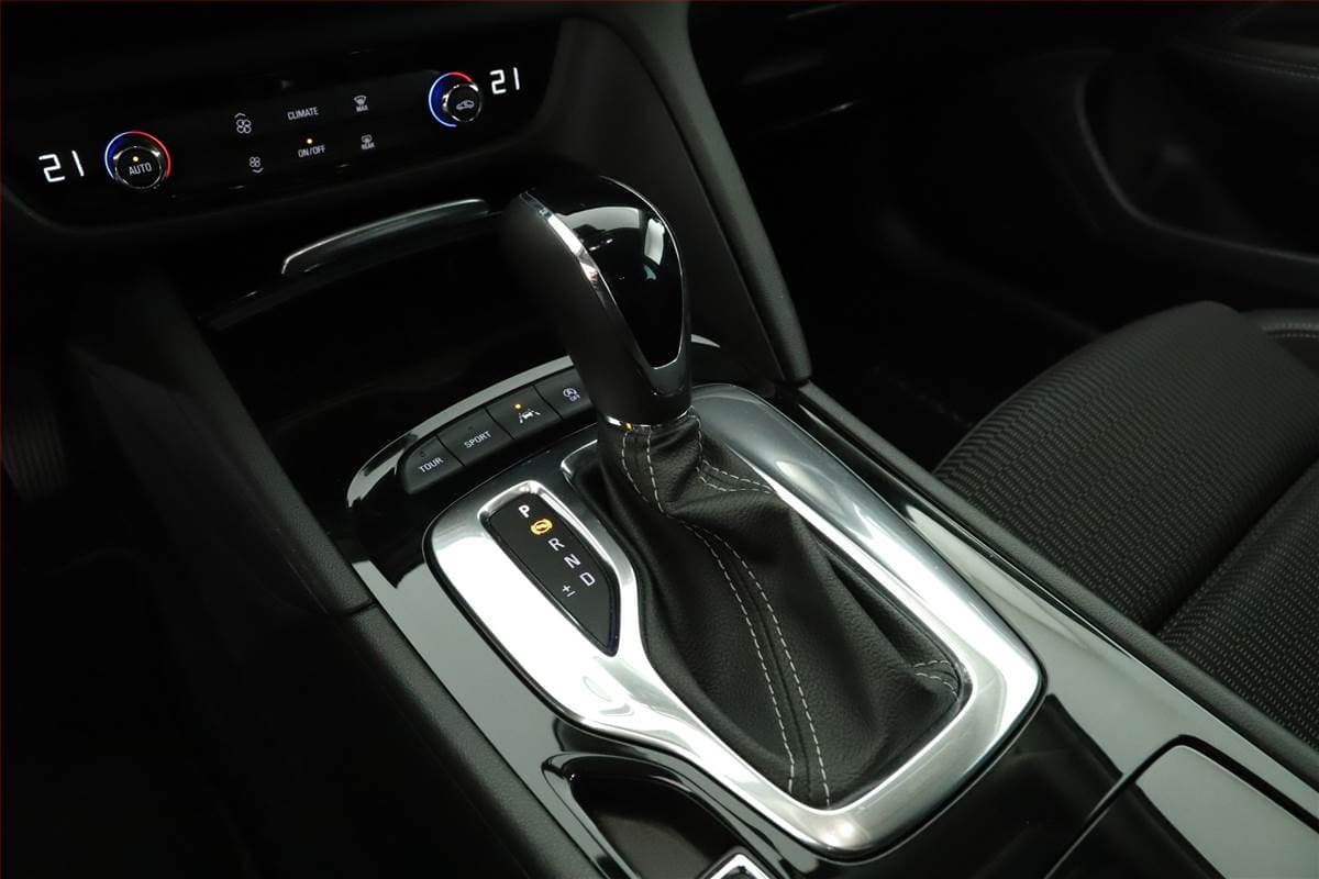 Opel INSIGNIA - 10
