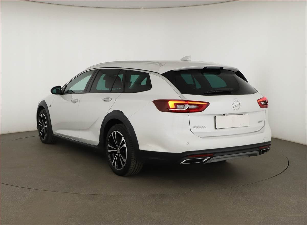 Opel INSIGNIA - 4