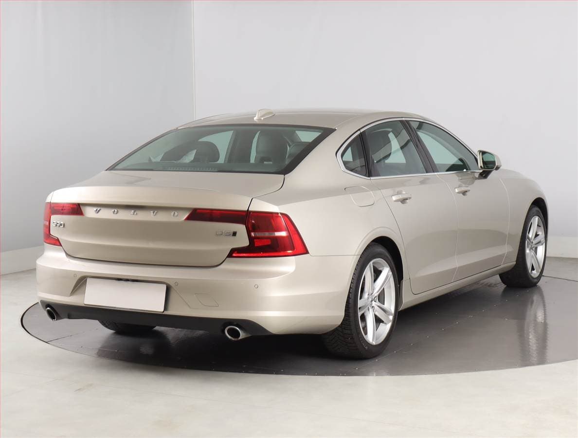 Volvo S90 - 5