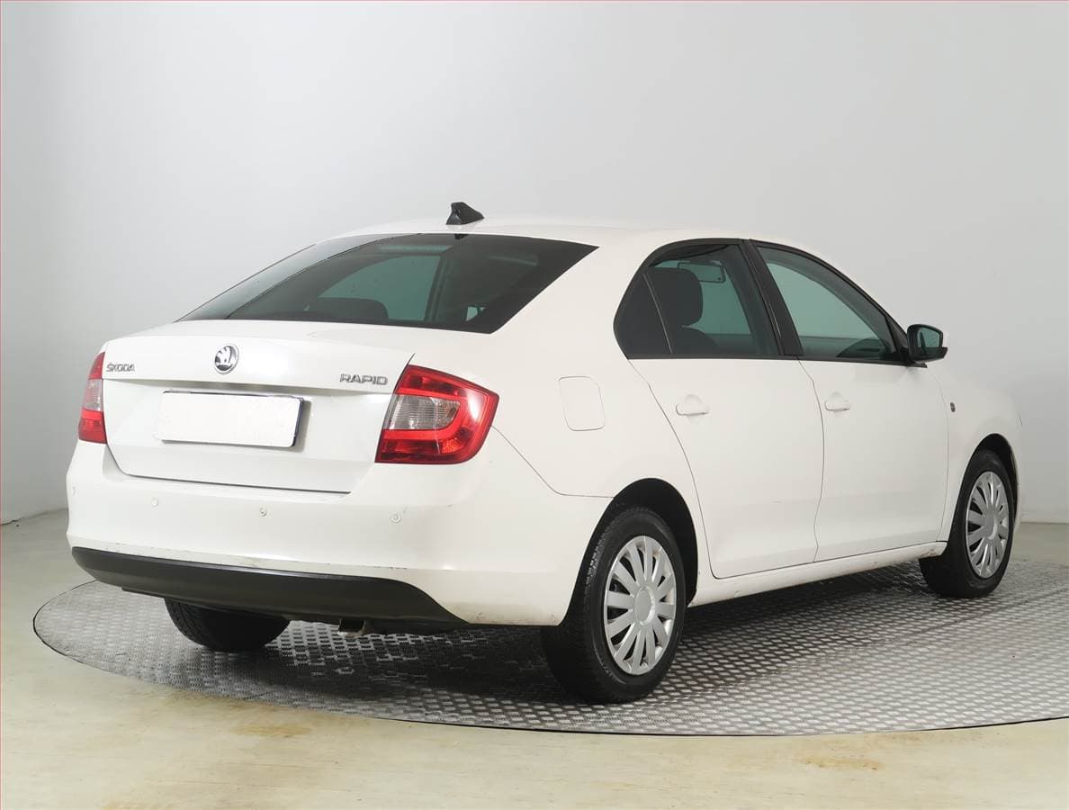 Škoda Rapid - 9