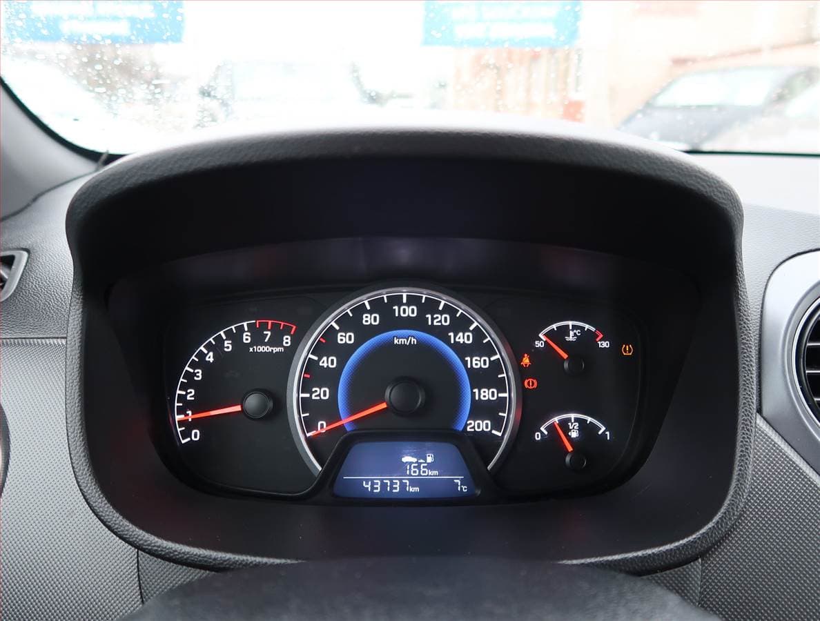 Hyundai i10 - 11