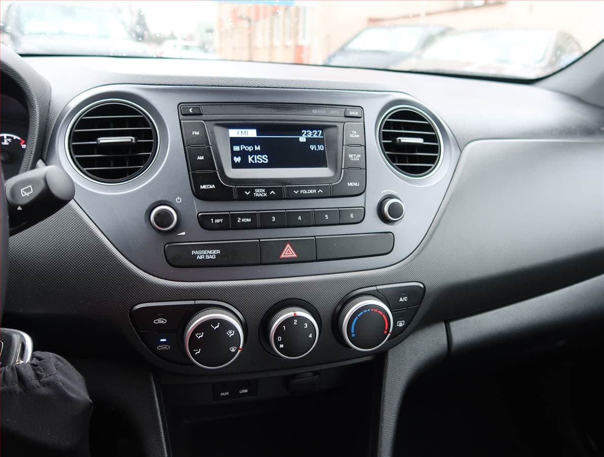 Hyundai i10 - 12