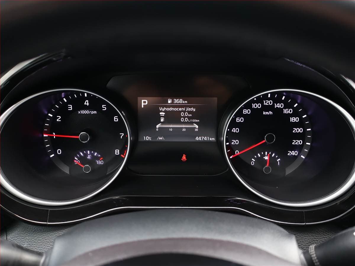 Kia XCEED - 9