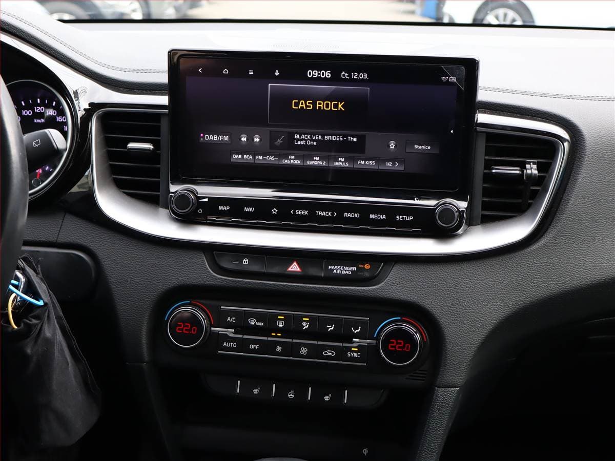 Kia XCEED - 10