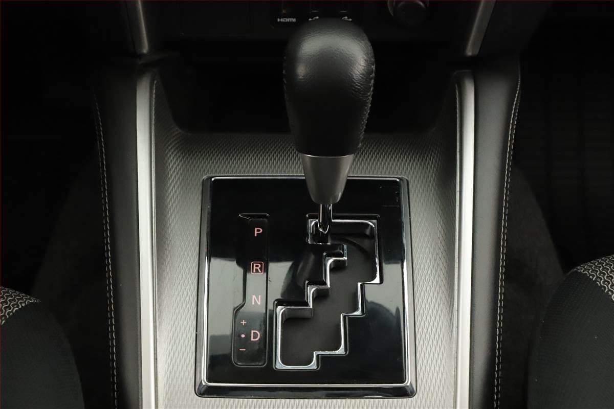 Mitsubishi L200 - 10