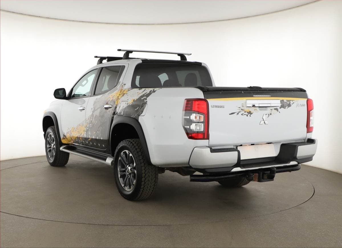 Mitsubishi L200 - 4