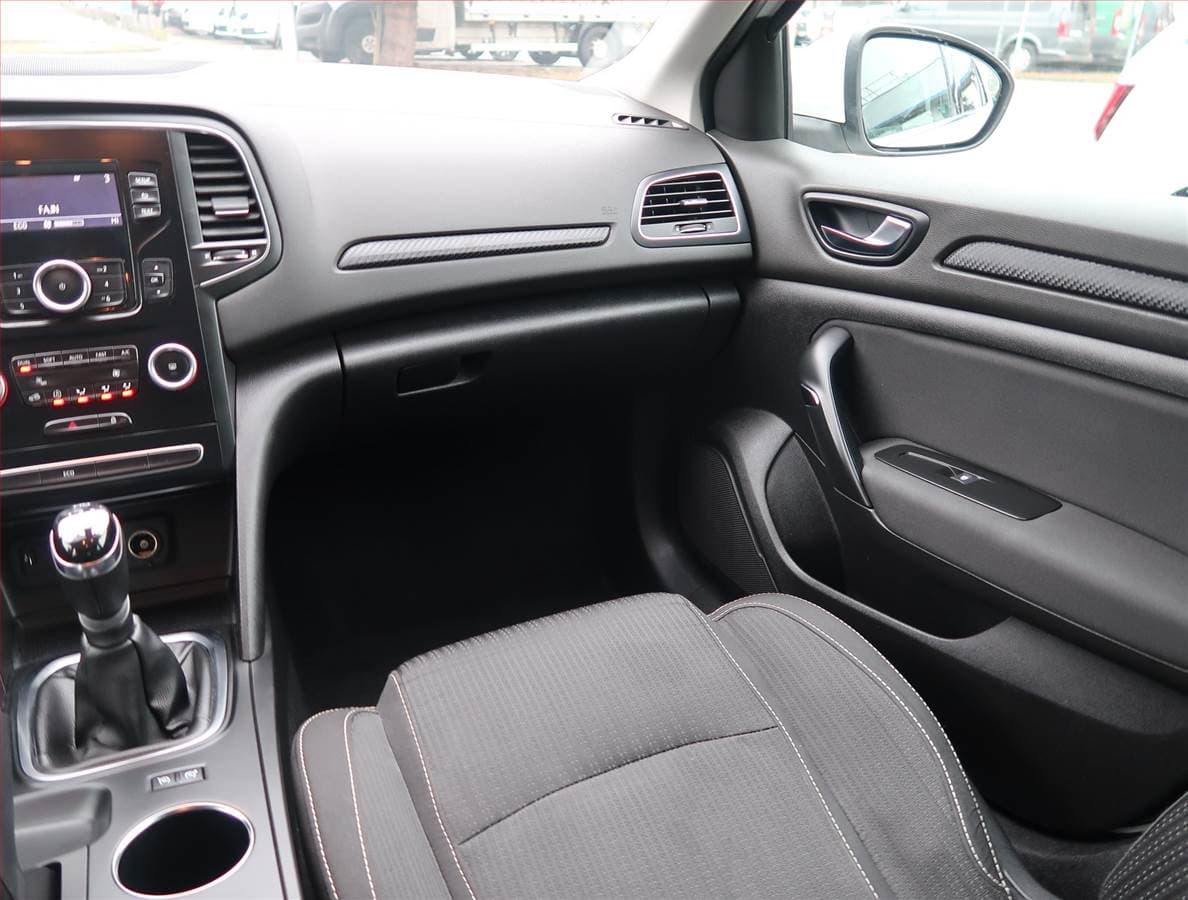 Renault MEGANE - 8