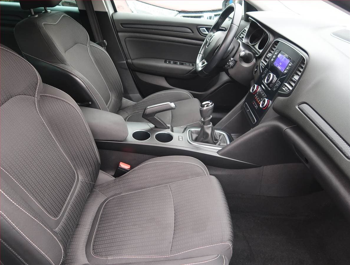 Renault MEGANE - 9