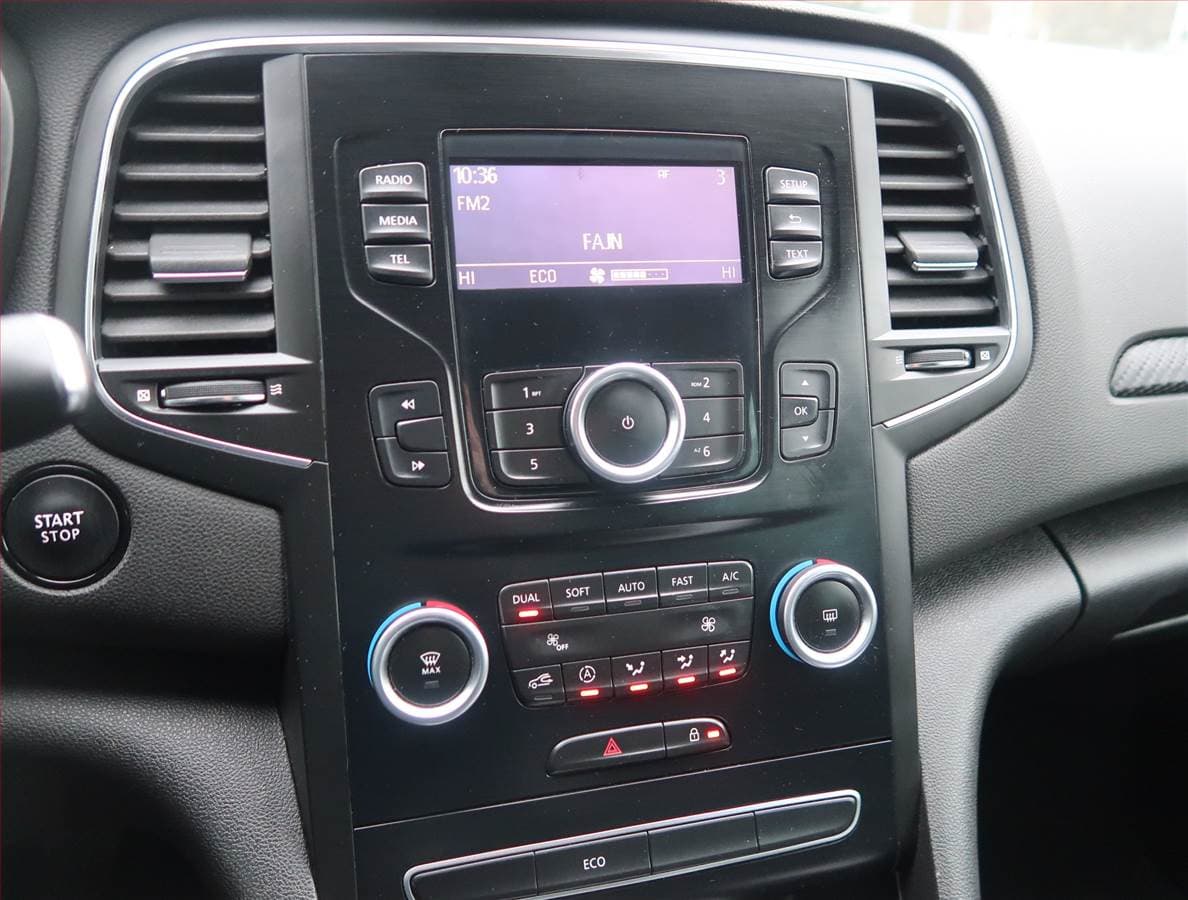 Renault MEGANE - 12