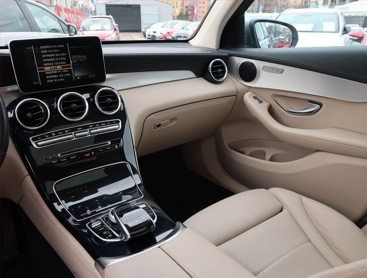Mercedes-Benz GLC - 8