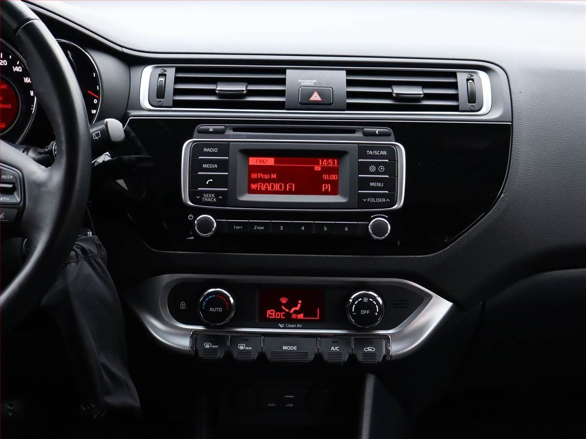 Kia RIO - 10