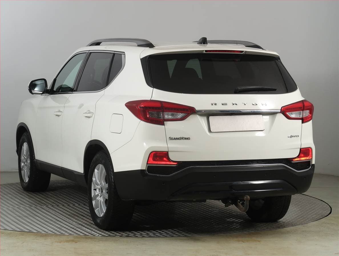 SsangYong Rexton - 4