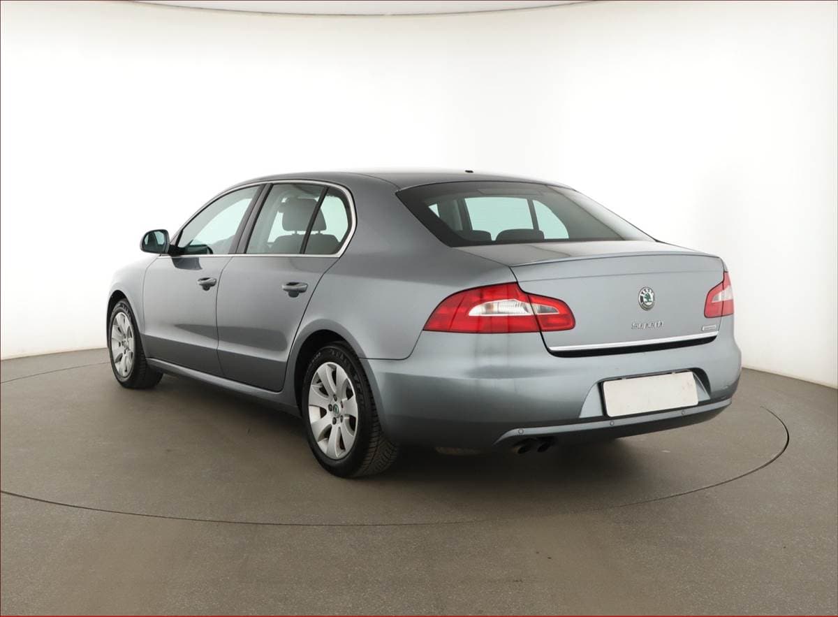 Škoda SUPERB - 4