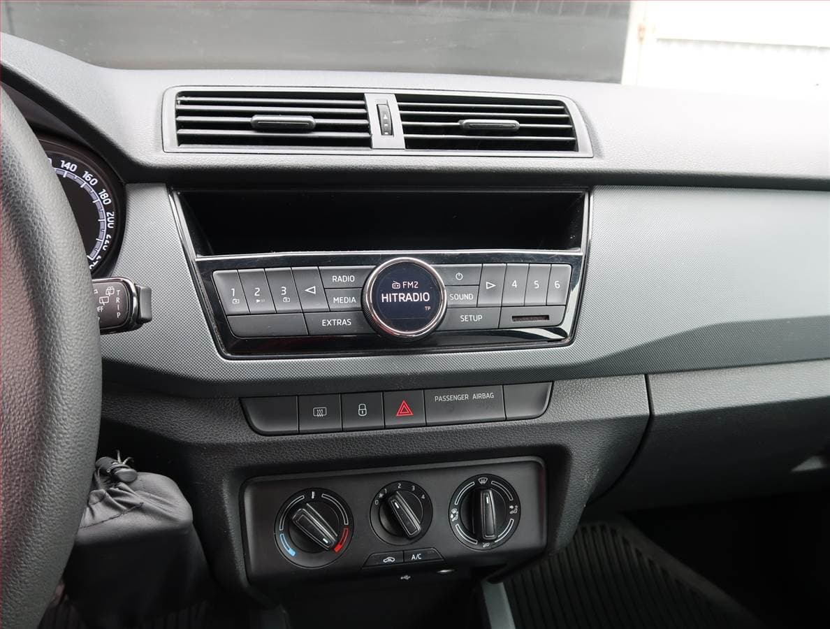Škoda FABIA - 12