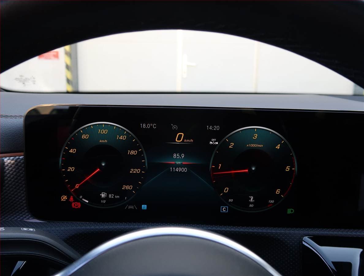 Mercedes-Benz CLA - 11