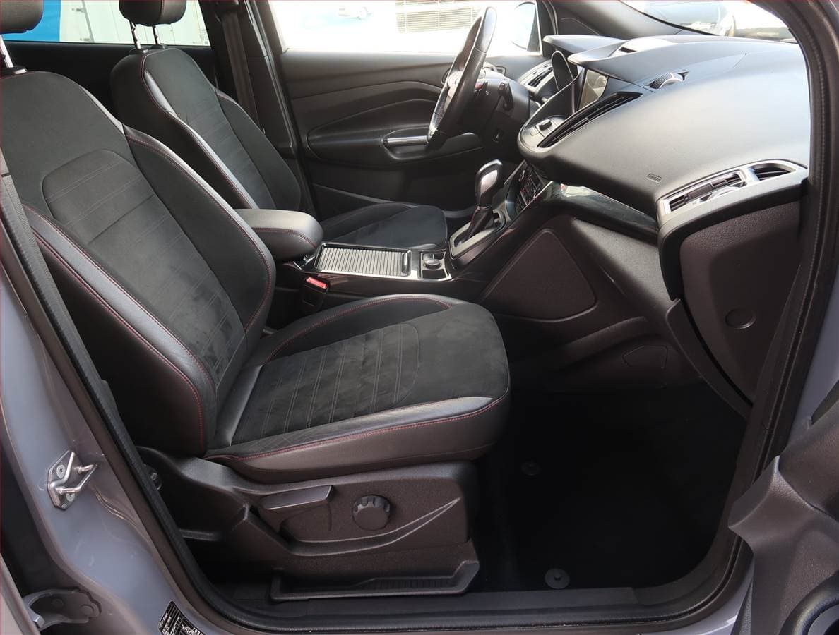 Ford KUGA - 9