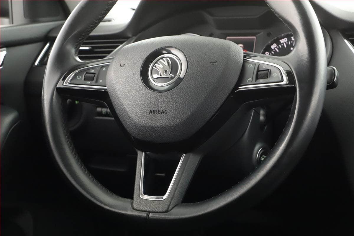 Škoda OCTAVIA - 12