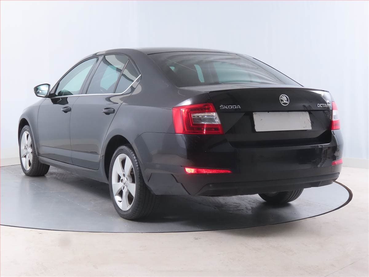 Škoda OCTAVIA - 4