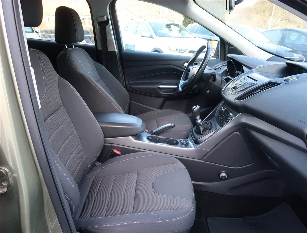 Ford KUGA - 9