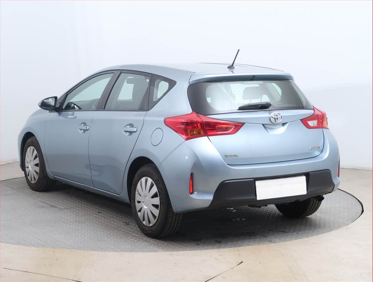 Toyota AURIS - 4