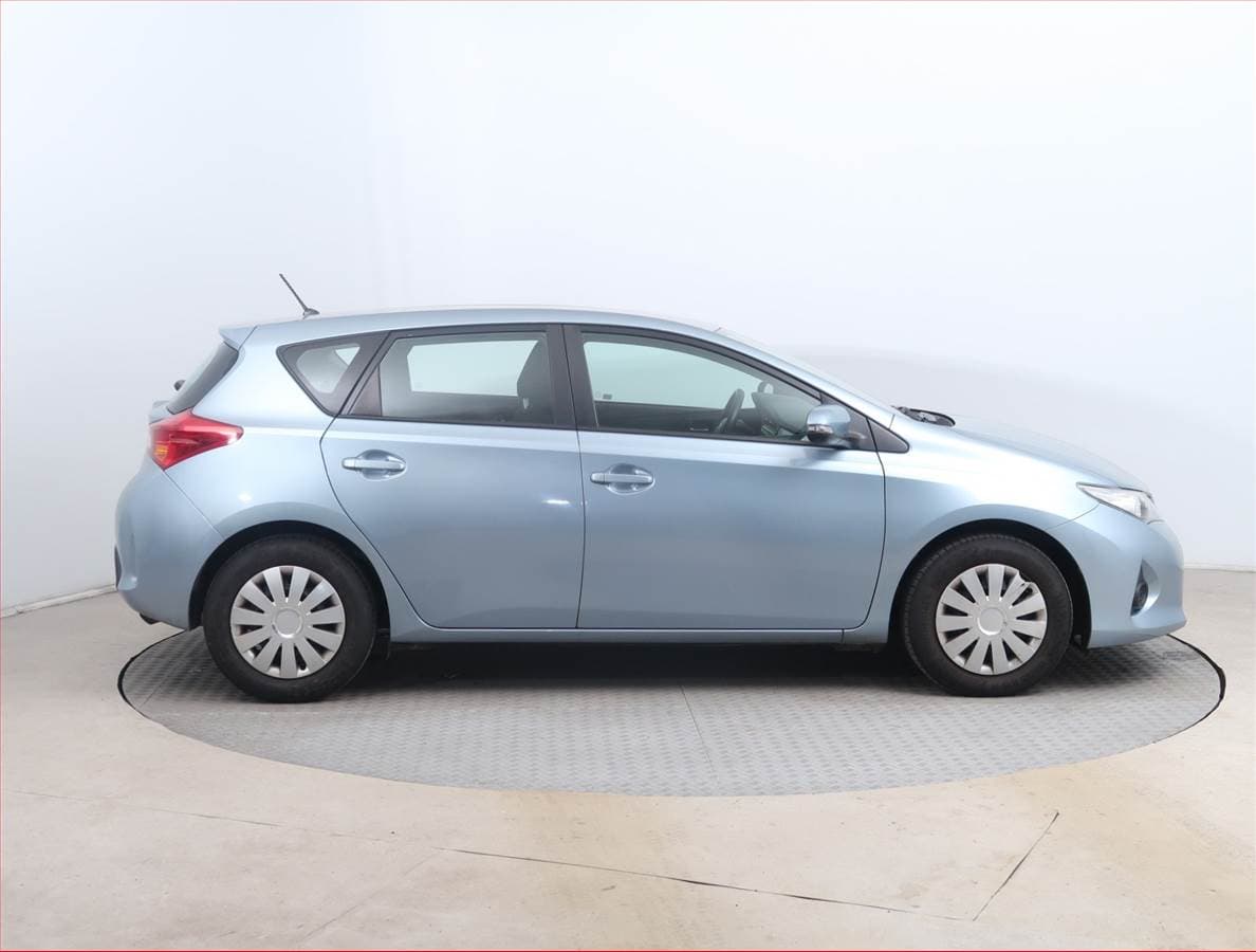 Toyota AURIS - 6