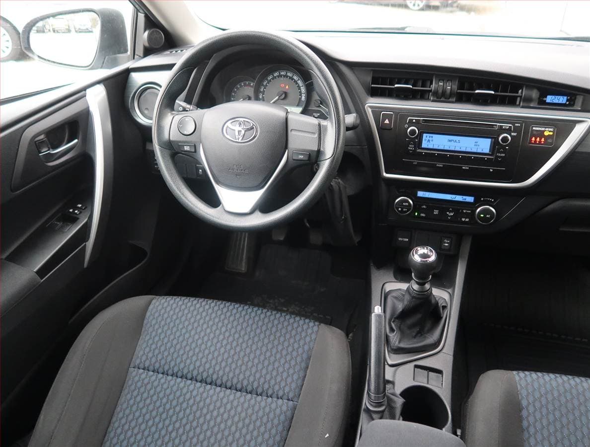 Toyota AURIS - 7