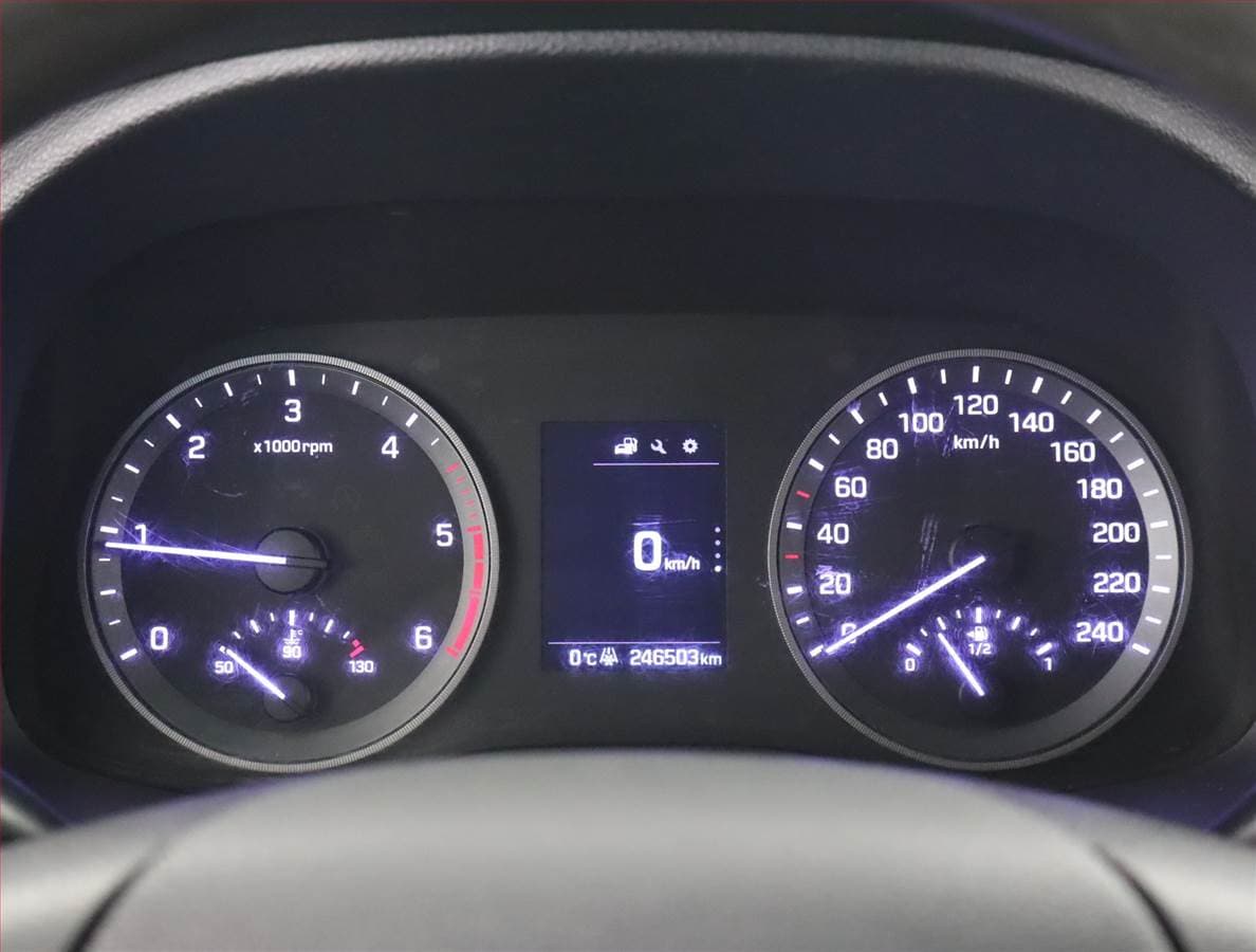 Hyundai TUCSON - 11