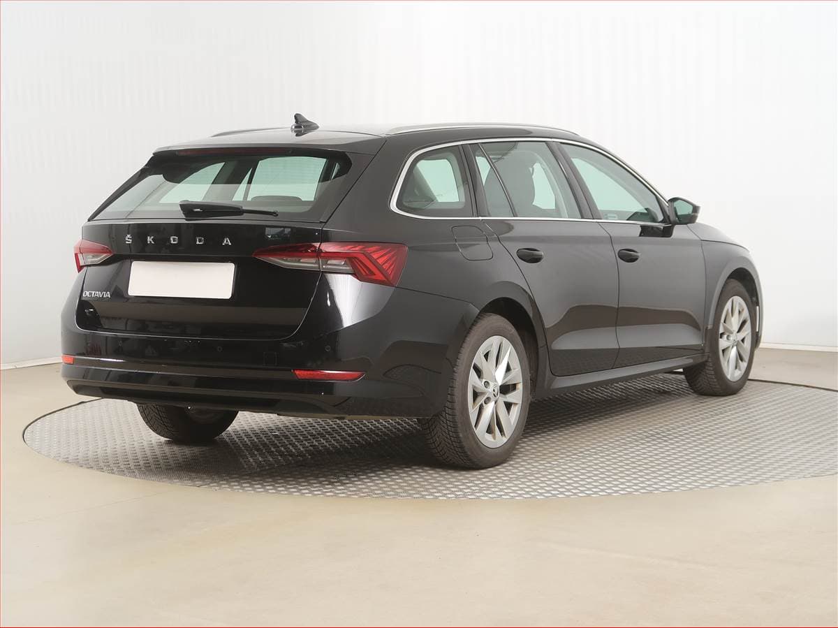 Škoda OCTAVIA - 5