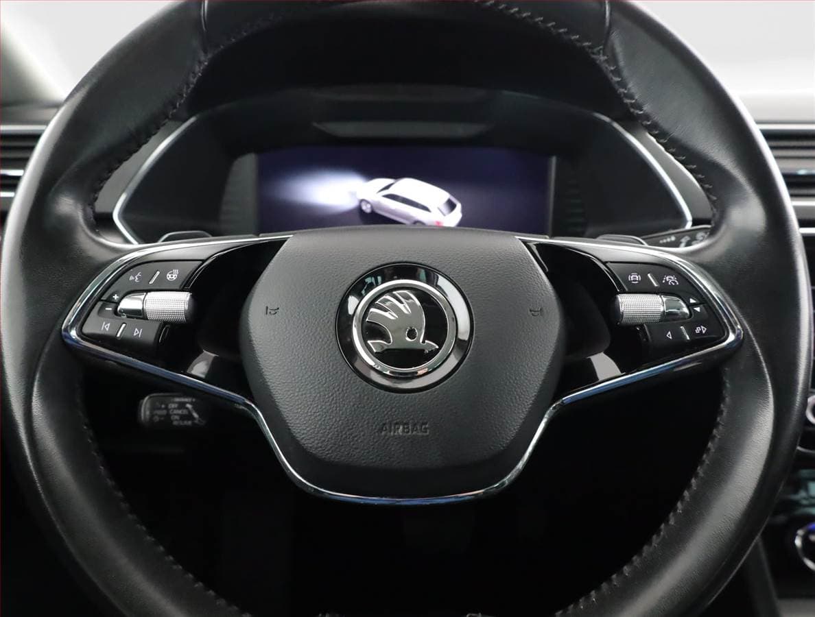 Škoda SUPERB - 11