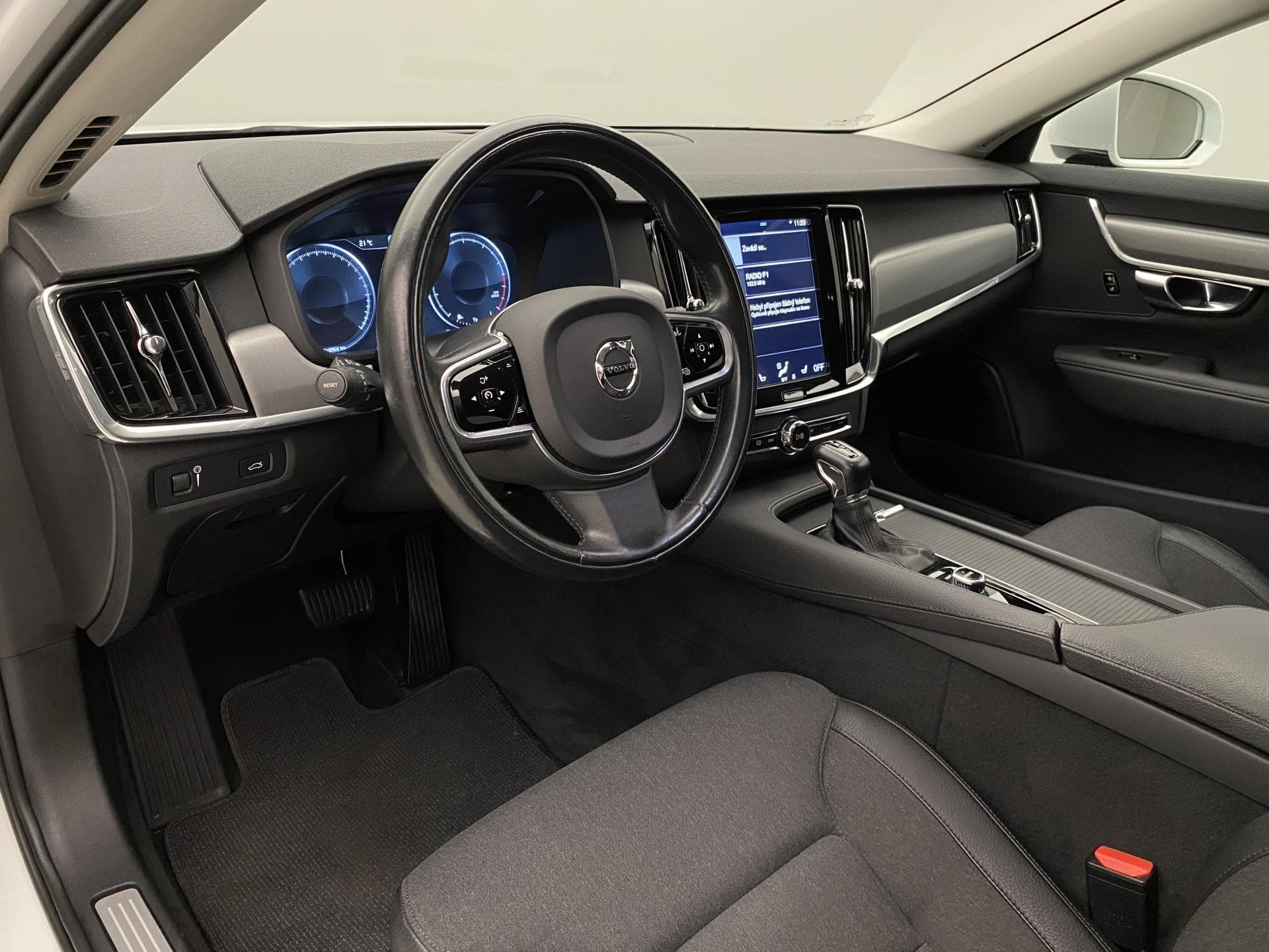 2017 Volvo V90 - 4