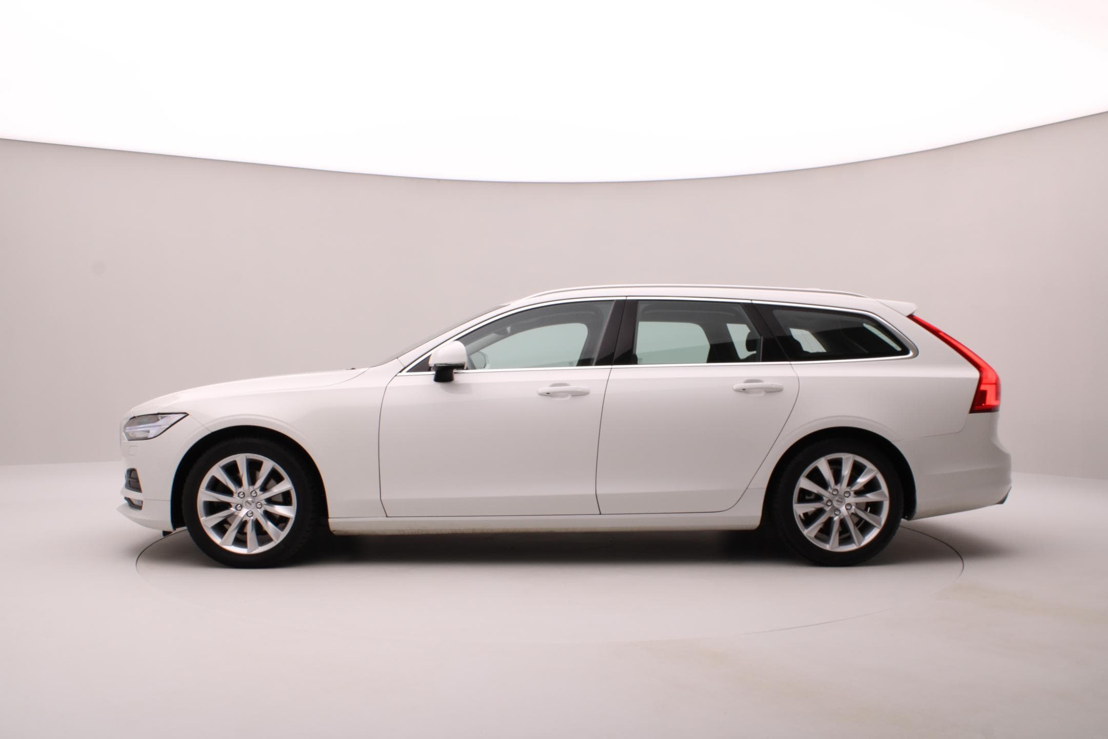 2017 Volvo V90 - 9