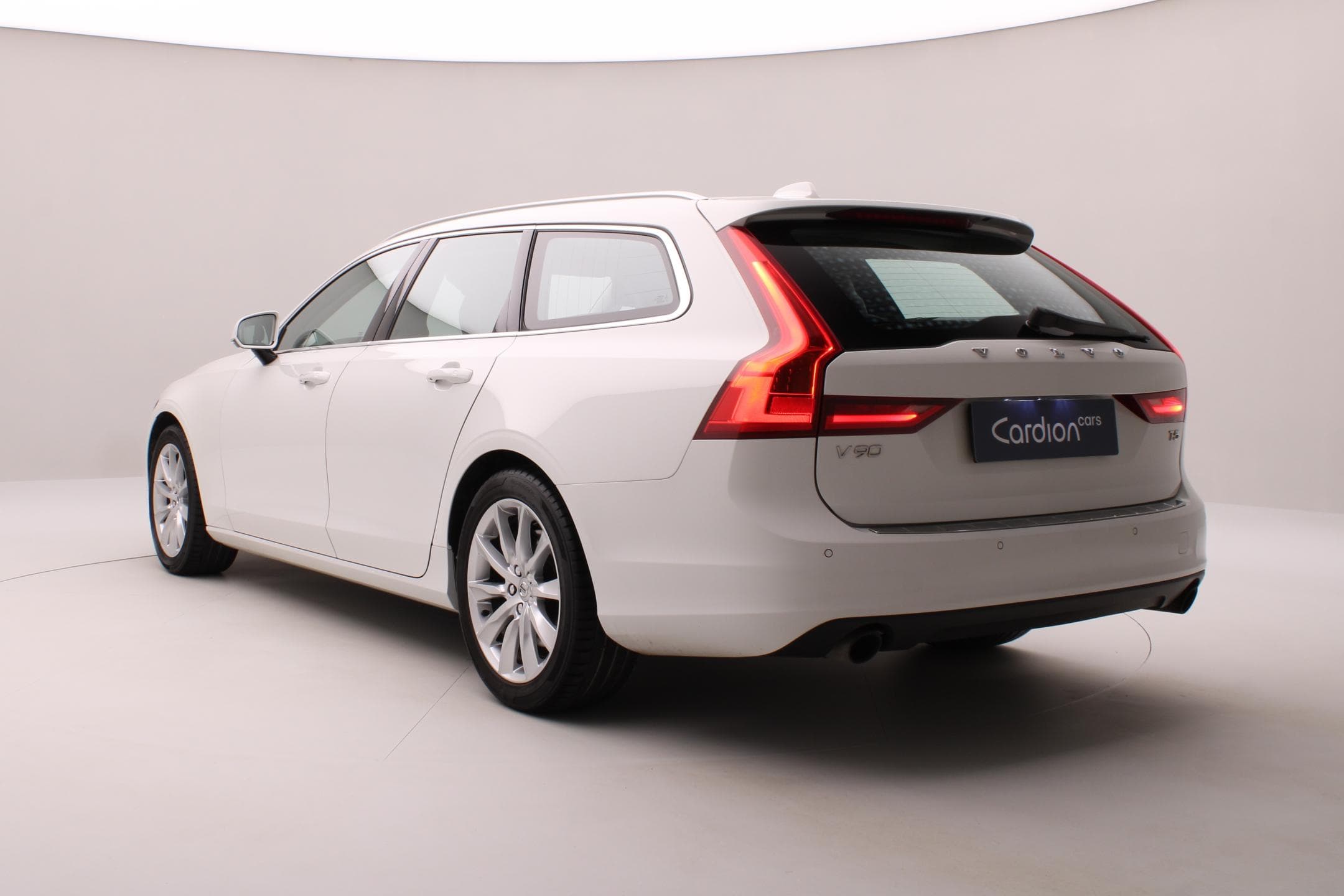 2017 Volvo V90 - 10