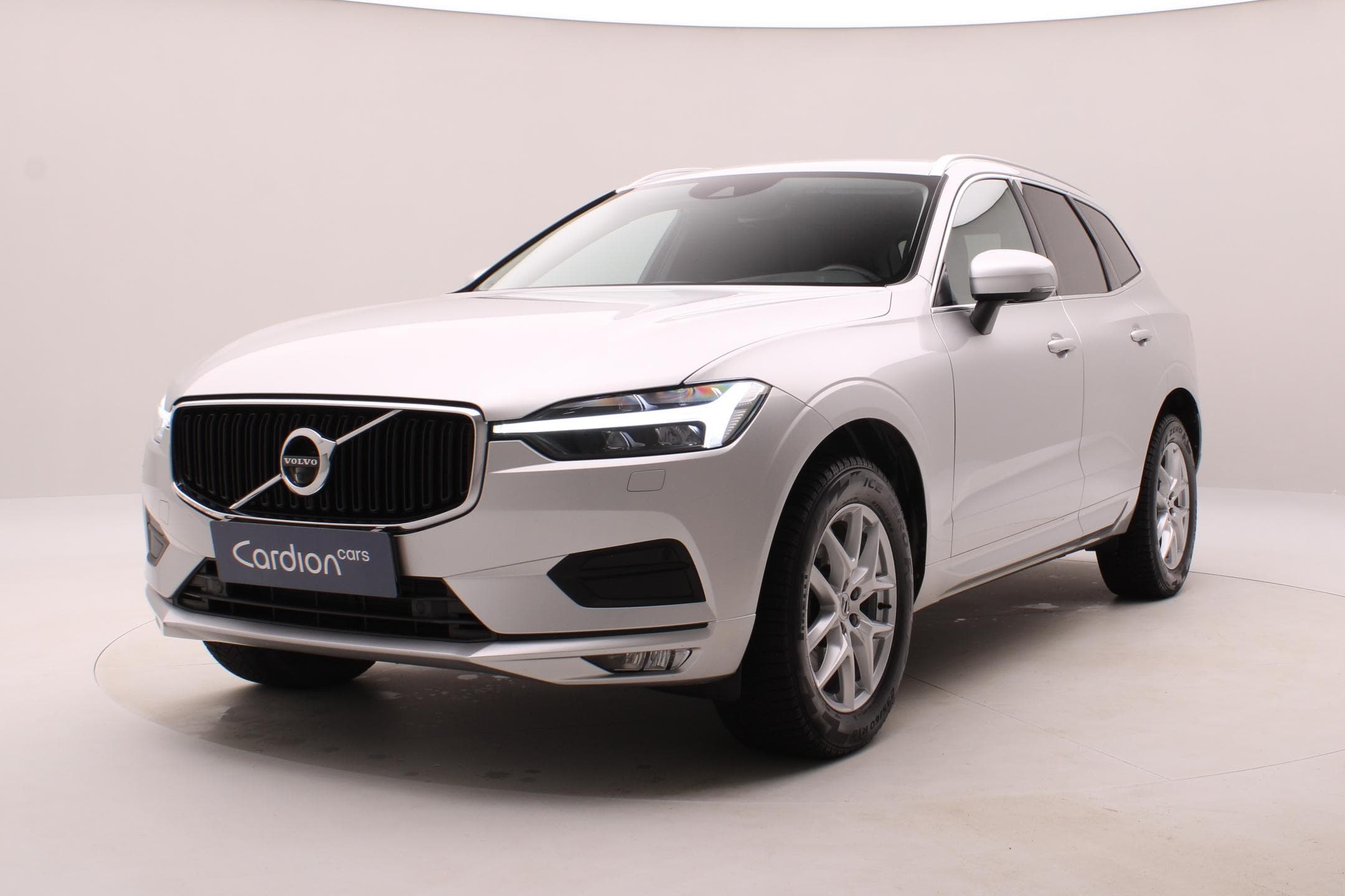 Volvo XC60 B4 MOMENTUM AUT