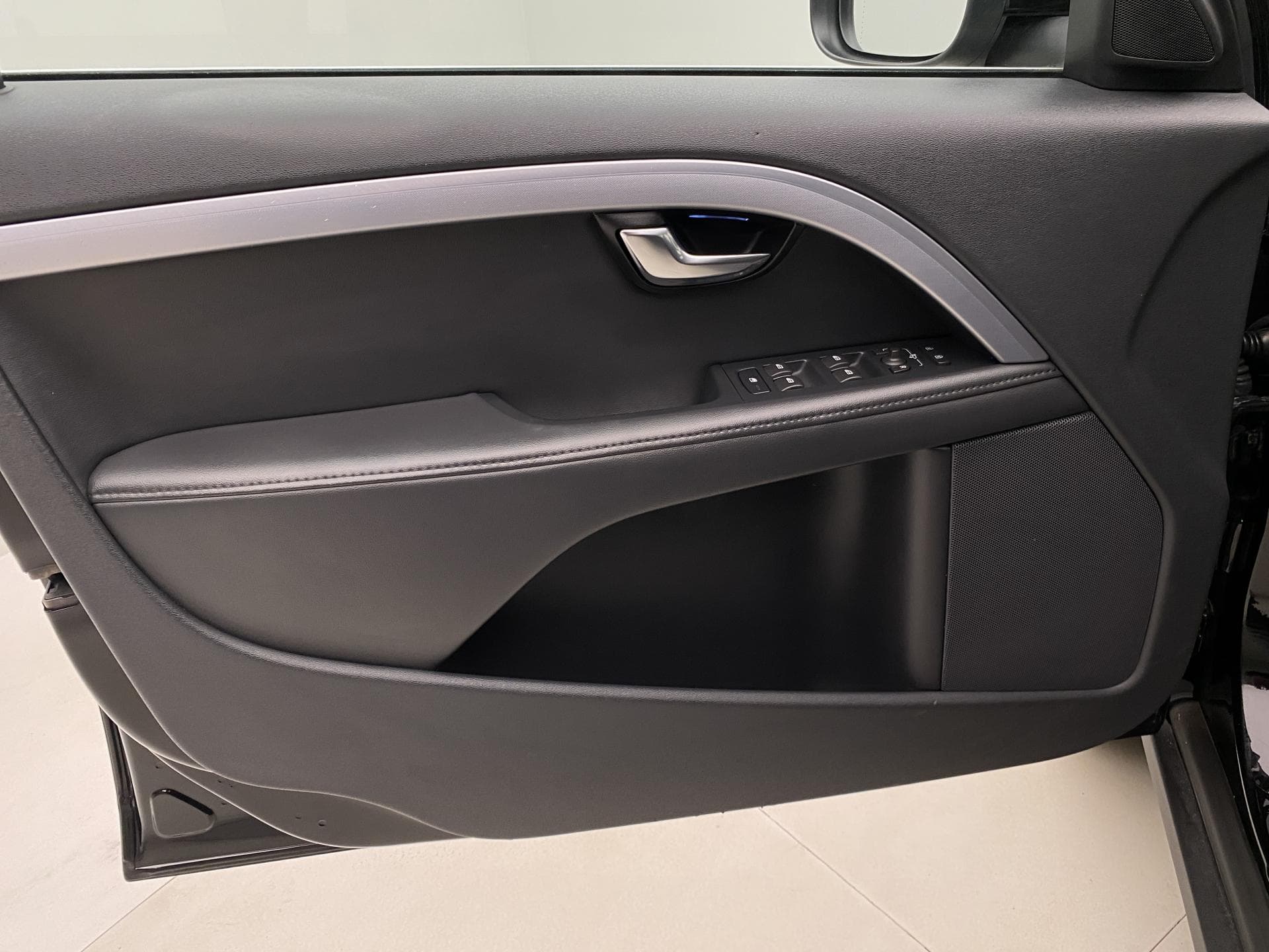 2016 Volvo XC70 - 7