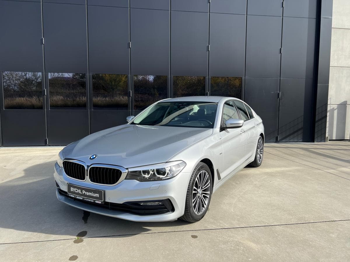 2017 BMW 5-Series - 5
