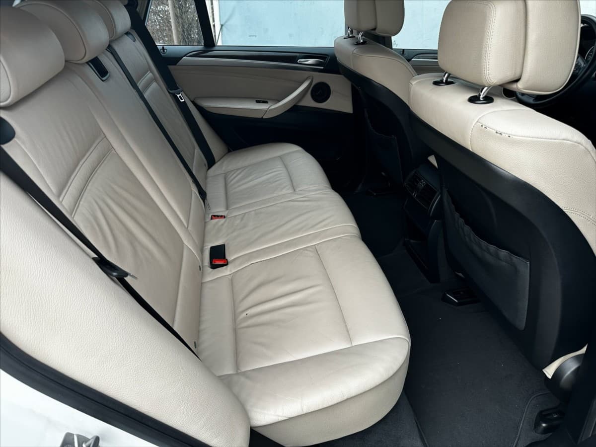 2011 BMW X5 - 12